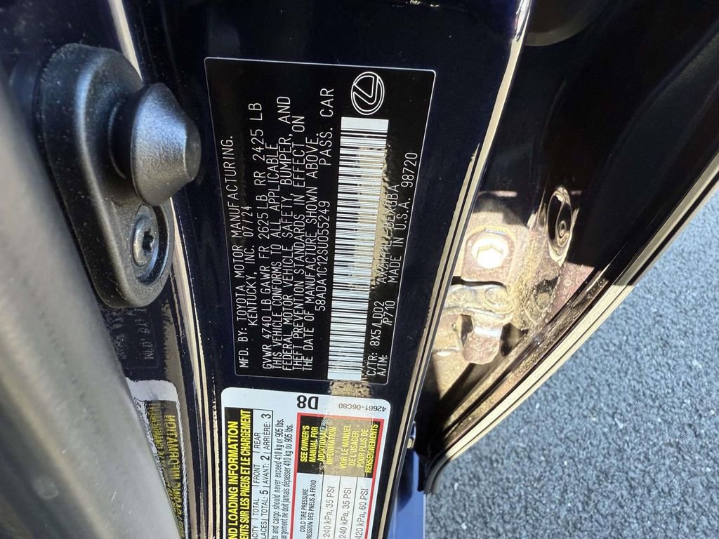 Used 2025 Lexus ES 300h w/ Premium Package image 30