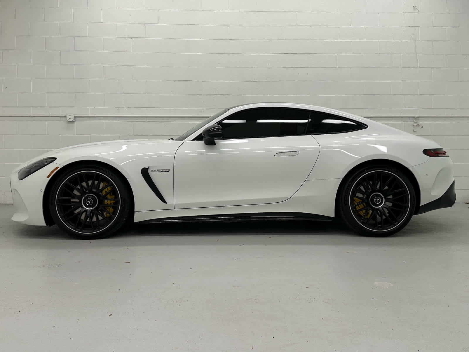 Used 2024 Mercedes-Benz AMG GT 55 image 3