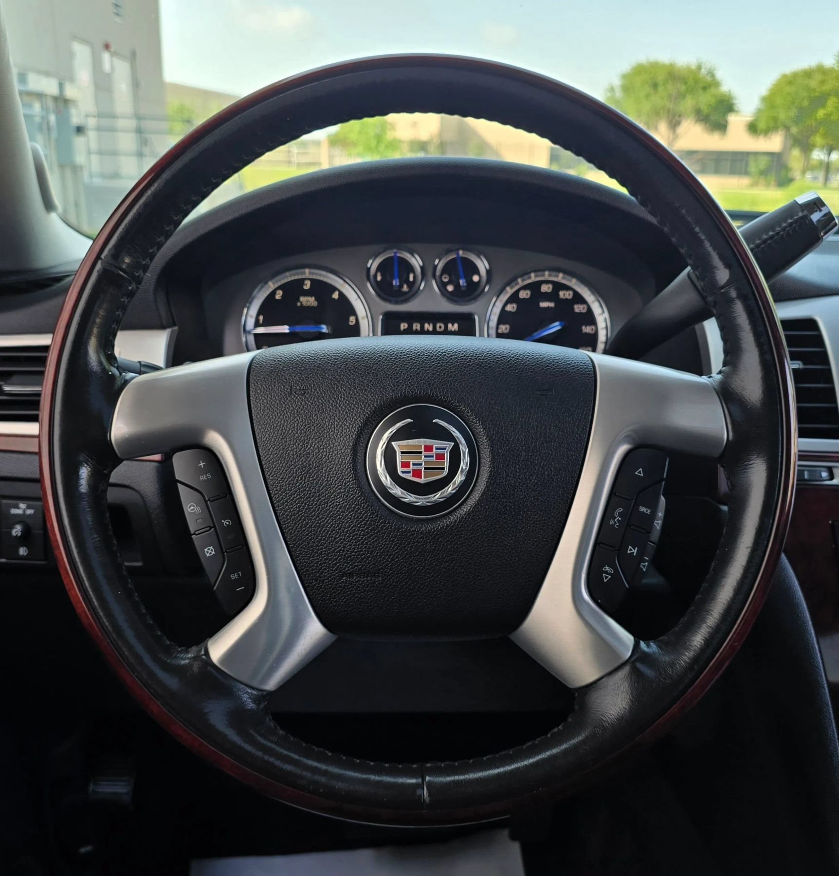Used 2010 Cadillac Escalade EXT Luxury AWD/4WD image 26