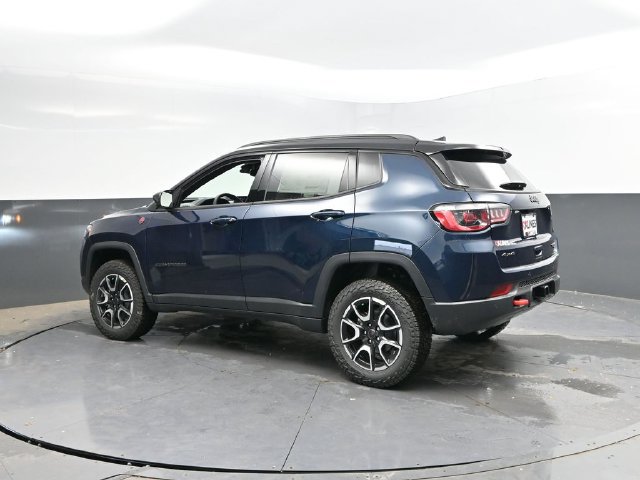 New 2026 Jeep Compass Trailhawk w/ Trailer Tow Group AWD/4WD image 7