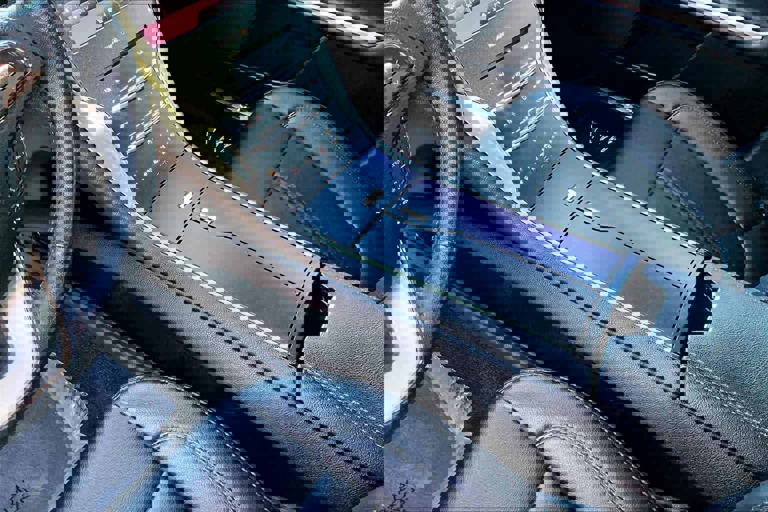 Used 2016 Lincoln MKZ Hybrid image 16