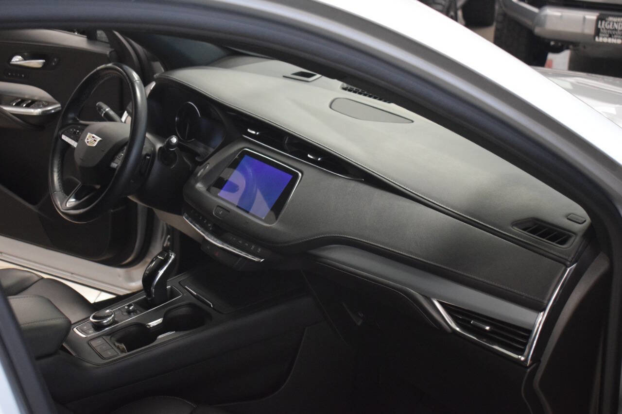 Used 2020 Cadillac XT4 Premium Luxury FWD image 31