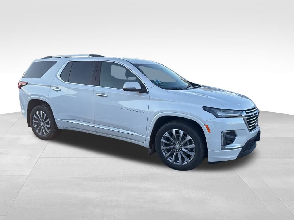 Used 2023 Chevrolet Traverse Premier image 9