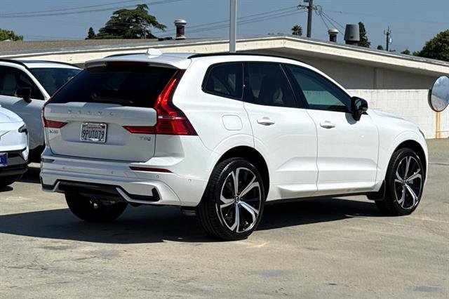 Used 2025 Volvo XC60 T8 Ultra w/ Protection Package Premier AWD/4WD image 3