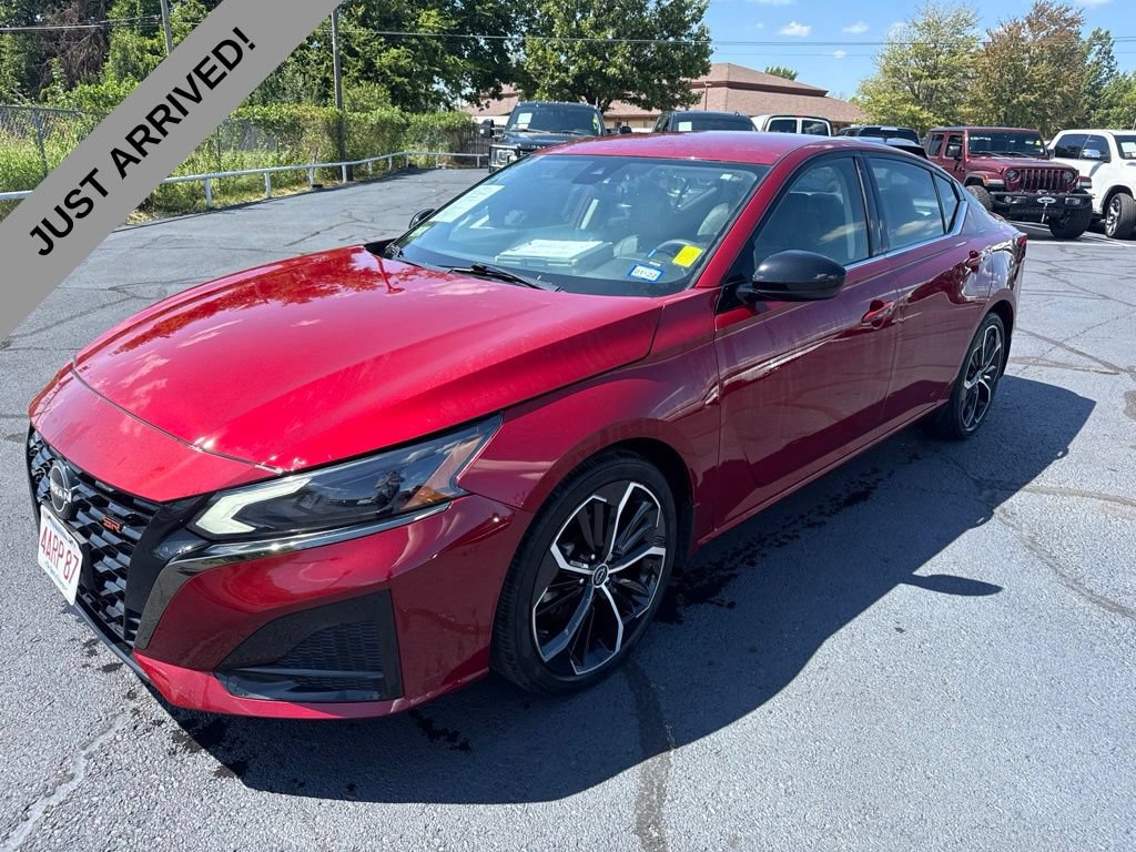 Used 2023 Nissan Altima 2.5 SR