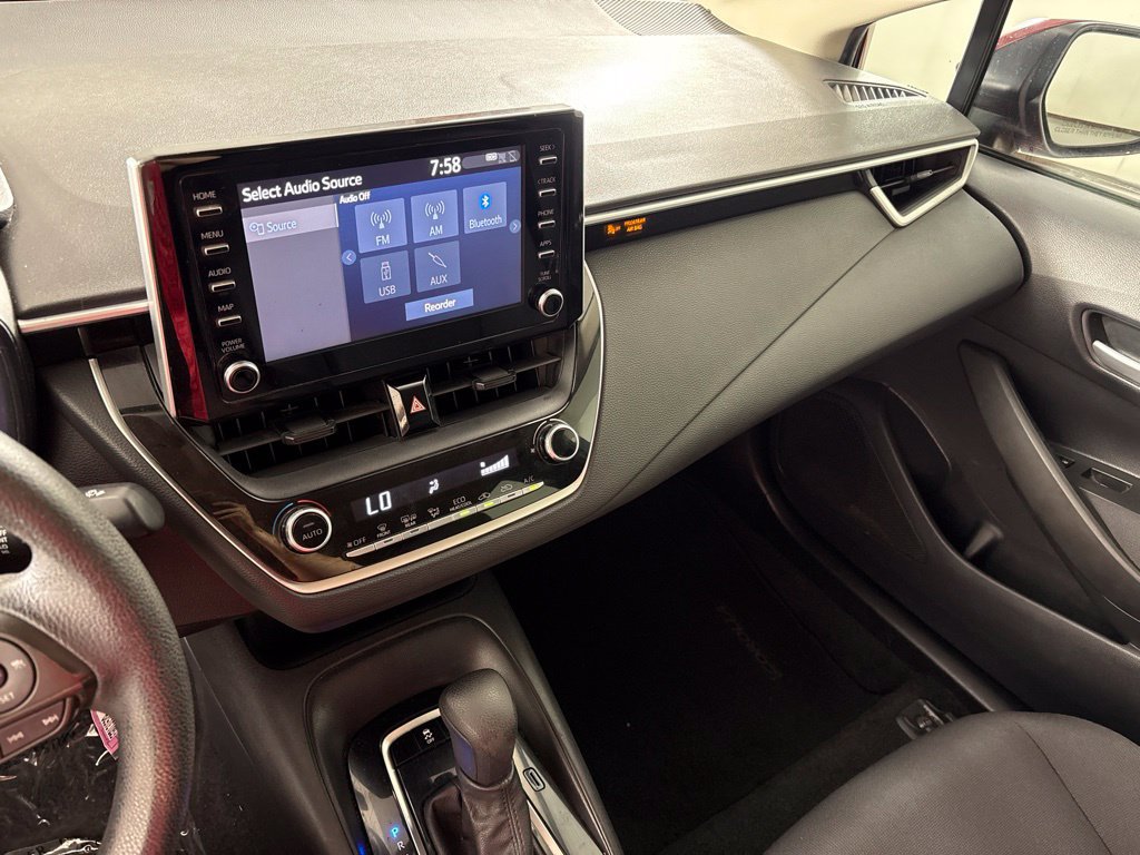 Used 2020 Toyota Corolla LE w/ Carpet Mat Package (TMS) FWD image 28