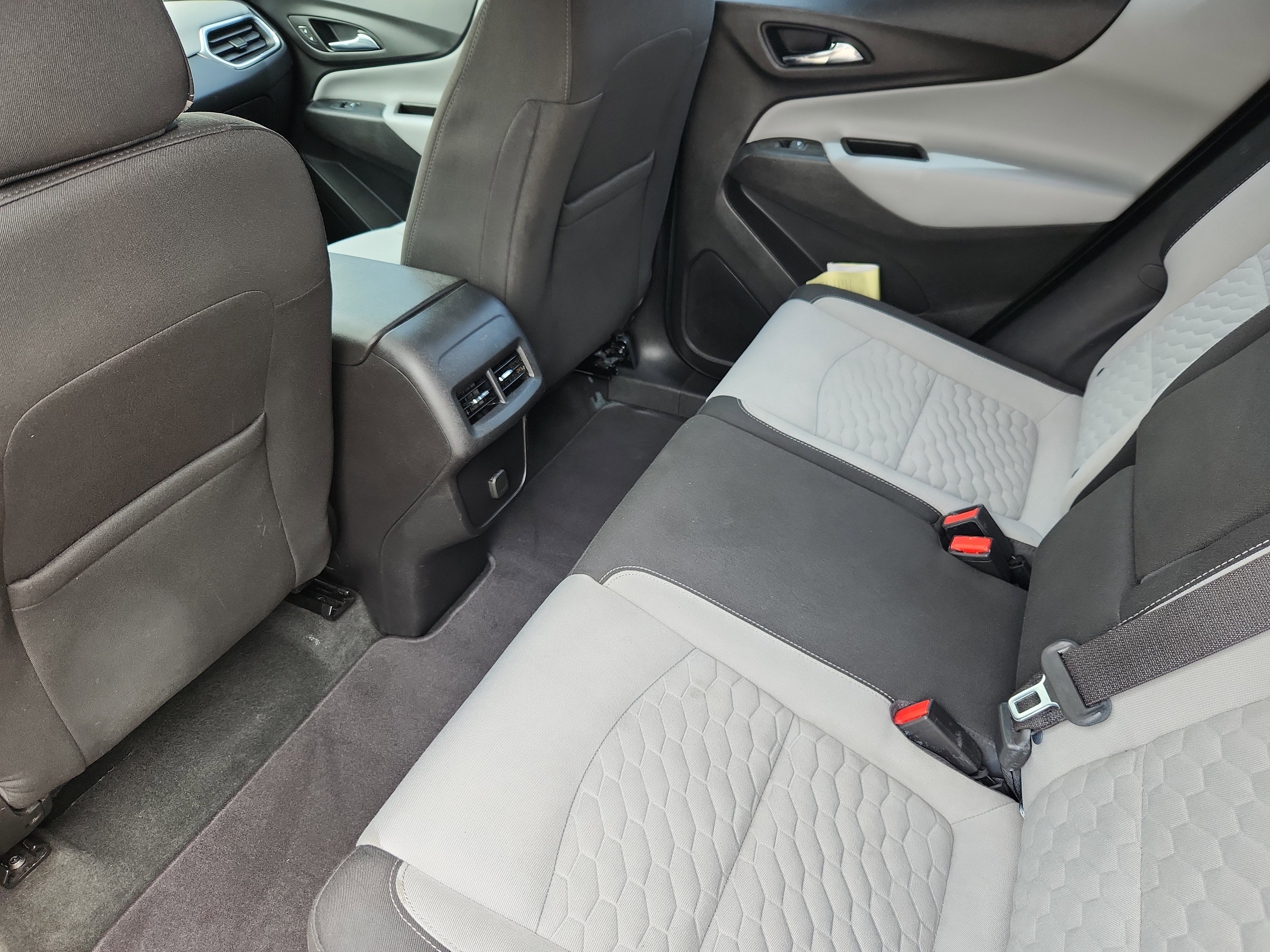 Used 2018 Chevrolet Equinox LS FWD image 10