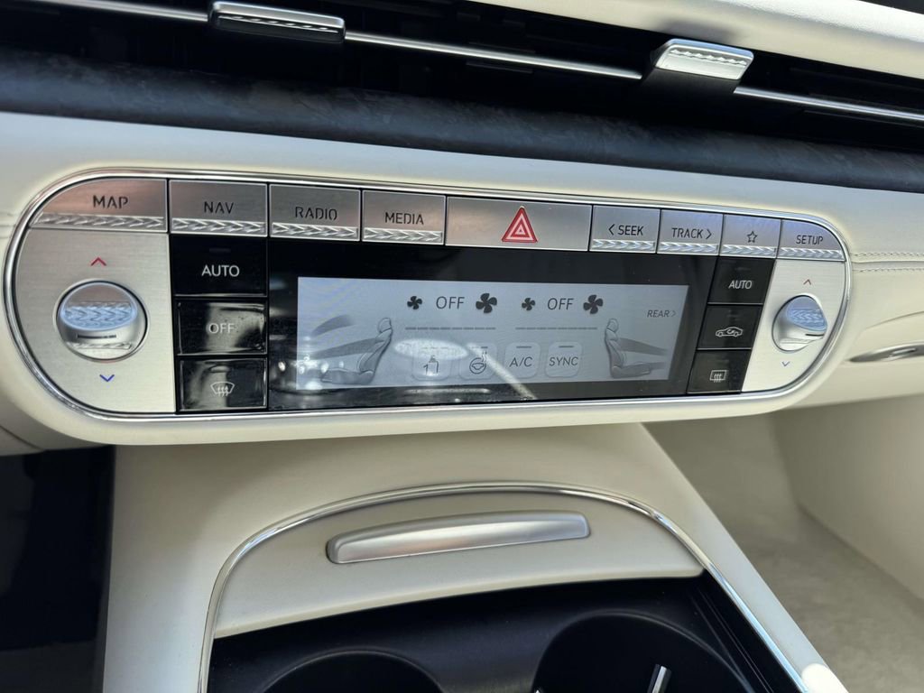 Certified 2023 Genesis G90 3.5T AWD/4WD image 22