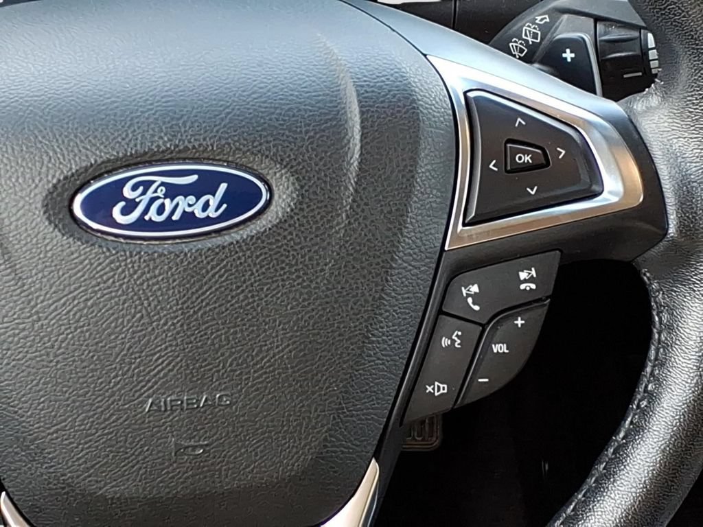 Used 2018 Ford Edge SEL w/ Equipment Group 201A FWD image 11