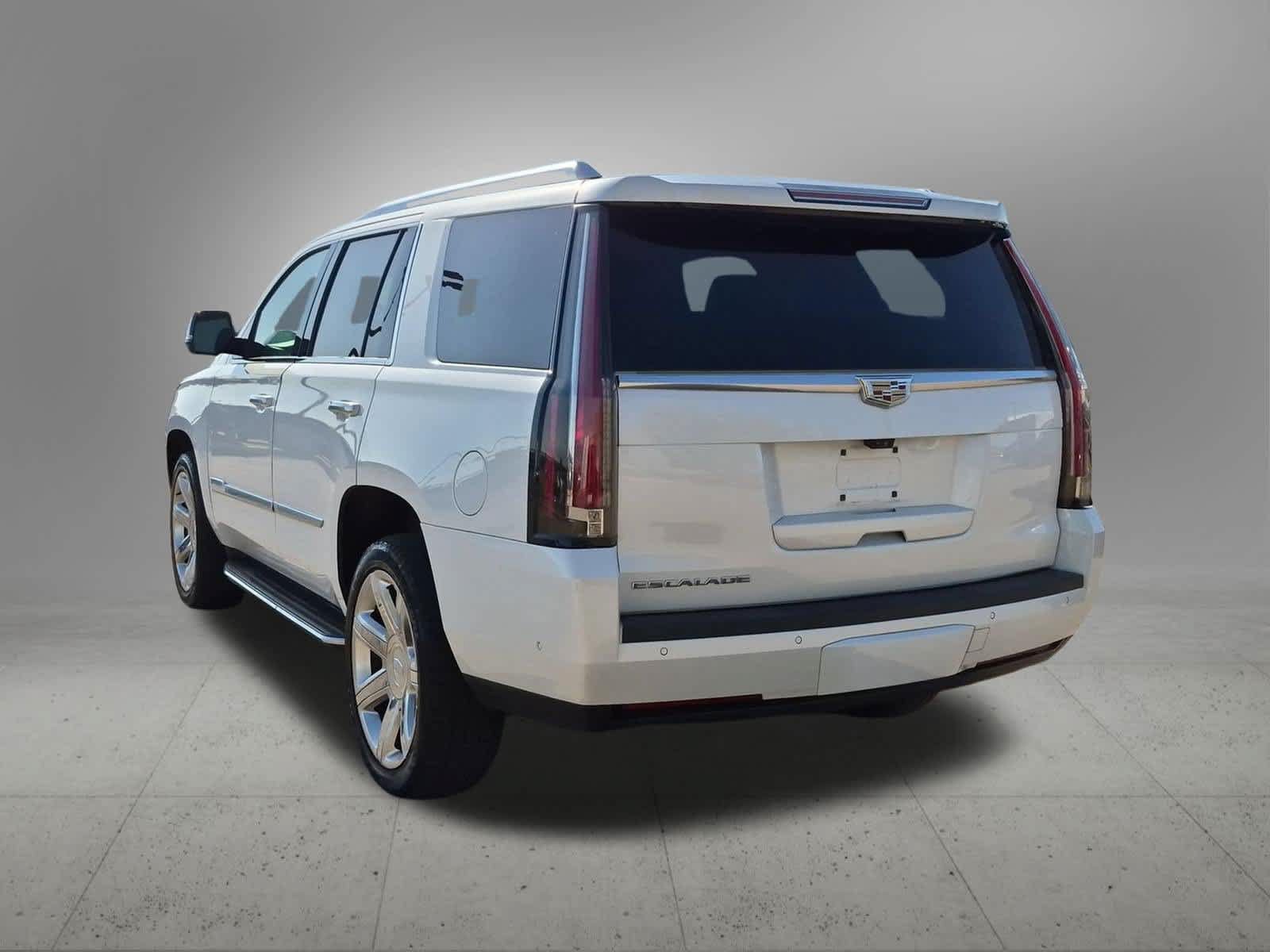 Used 2020 Cadillac Escalade Luxury AWD/4WD image 4