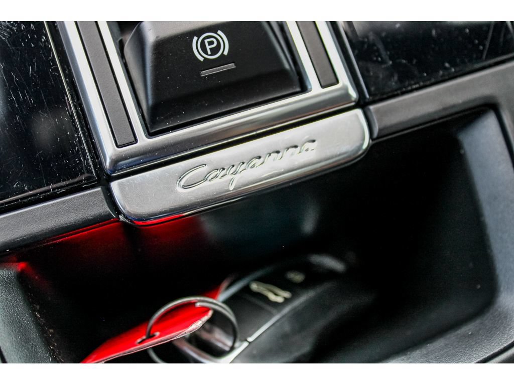 Used 2021 Porsche Cayenne Coupe AWD/4WD image 36
