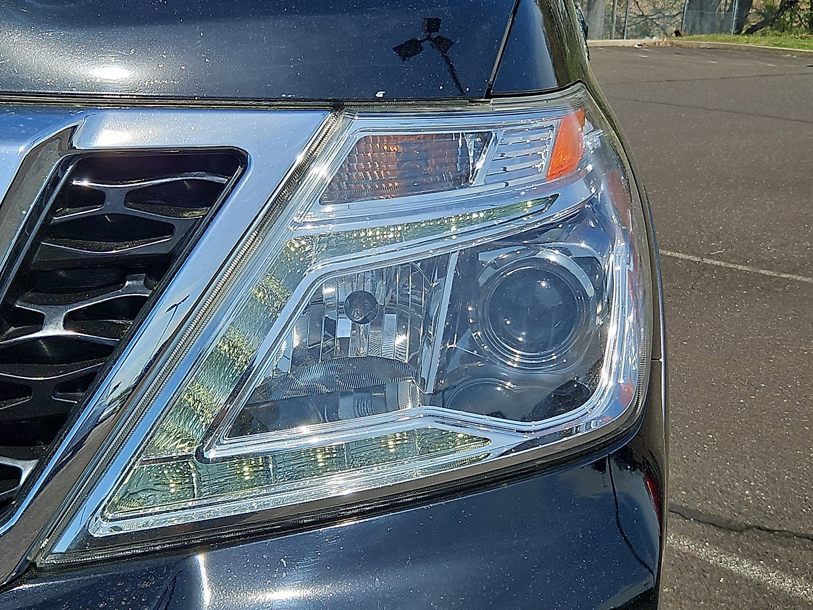 Used 2018 Nissan Armada Platinum w/ Captain Seat Package AWD/4WD image 9