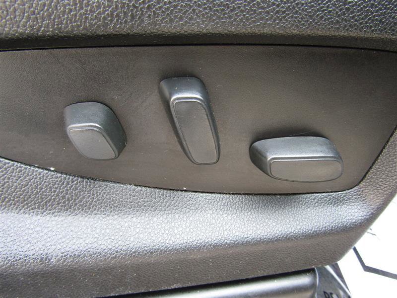 Used 2018 Chevrolet Silverado 1500 LTZ image 33