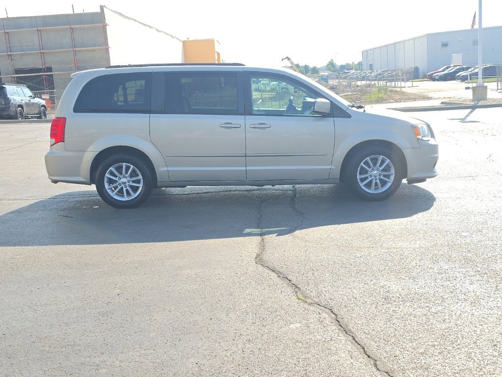 Used 2015 Dodge Grand Caravan SXT w/ Rear Park Assist Package FWD image 10