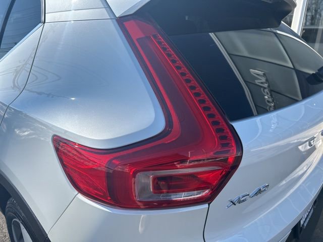 Certified 2025 Volvo XC40 B5 Plus image 10