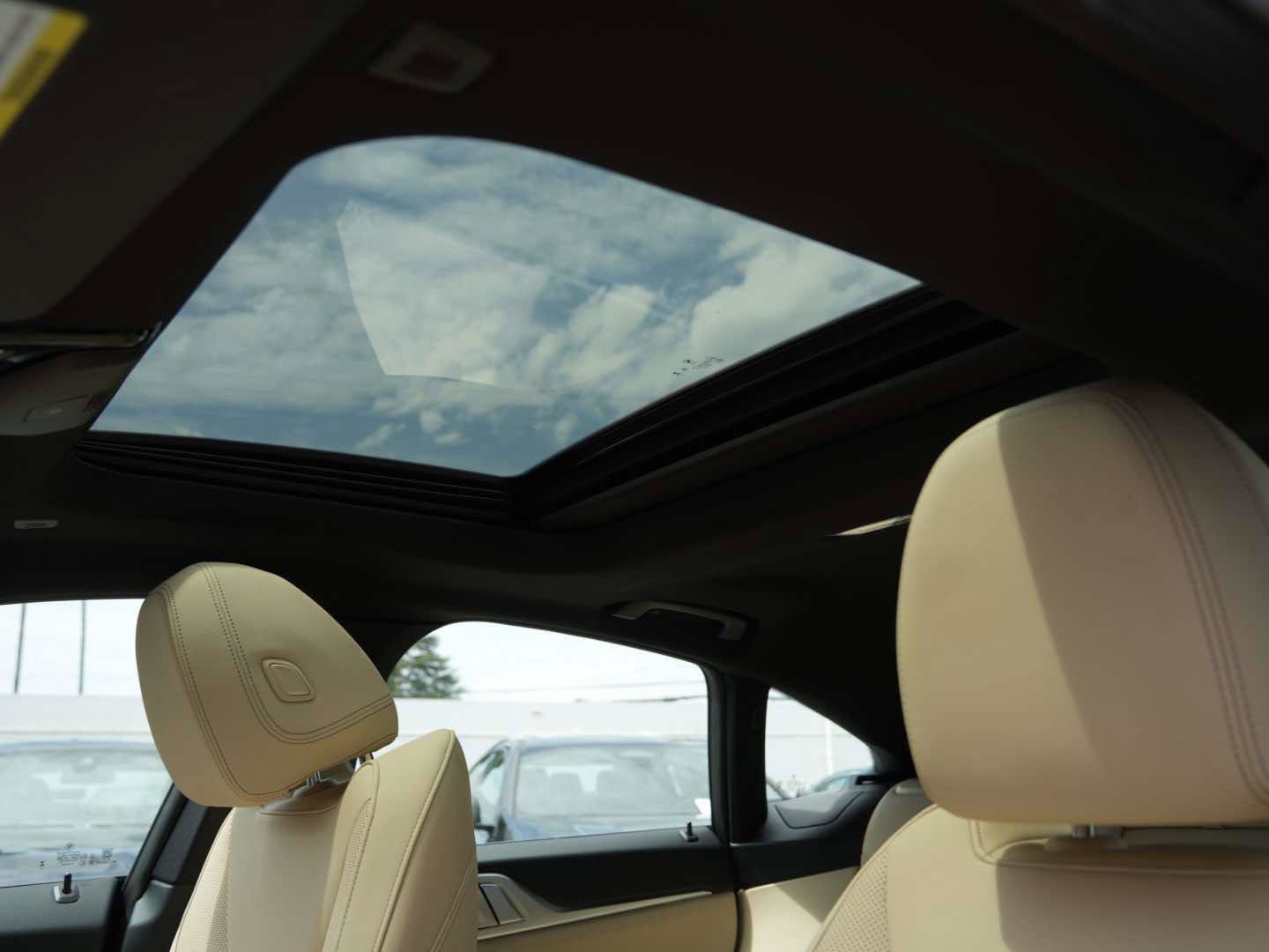 Used 2025 BMW M440i RWD image 24