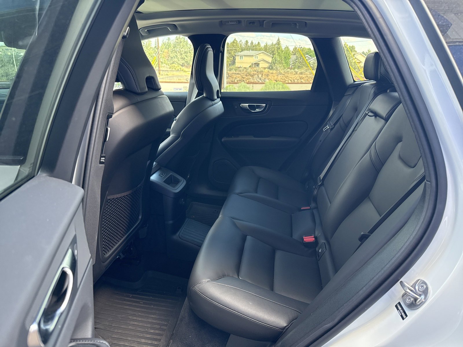 Certified 2025 Volvo XC60 T8 Core w/ Protection Package Premier image 10