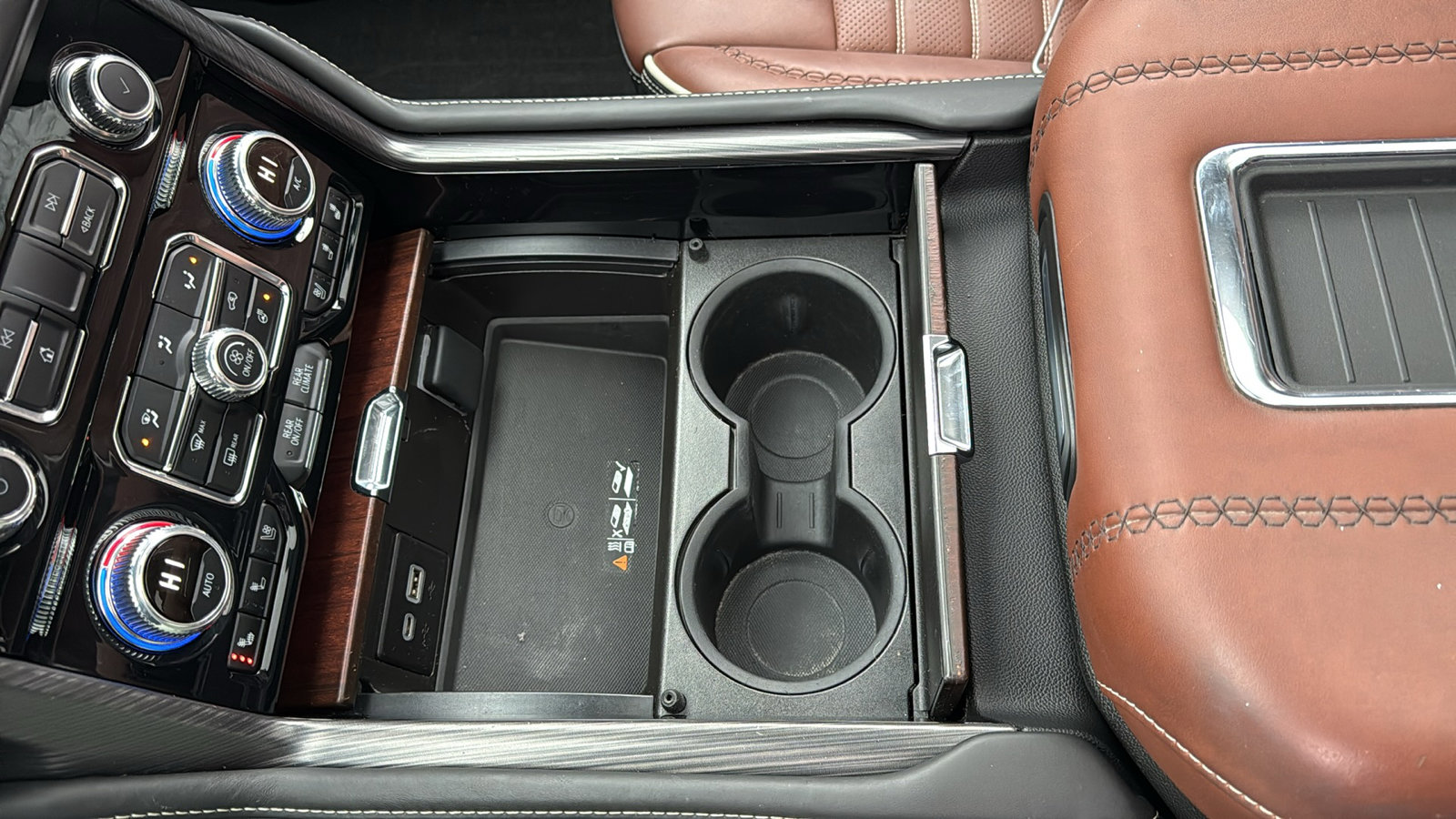 Used 2023 GMC Yukon Denali Ultimate image 22