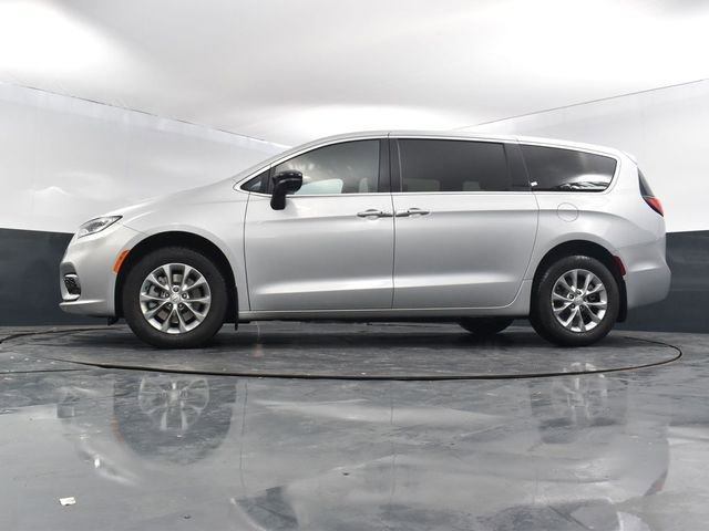 New 2026 Chrysler Pacifica Select image 50
