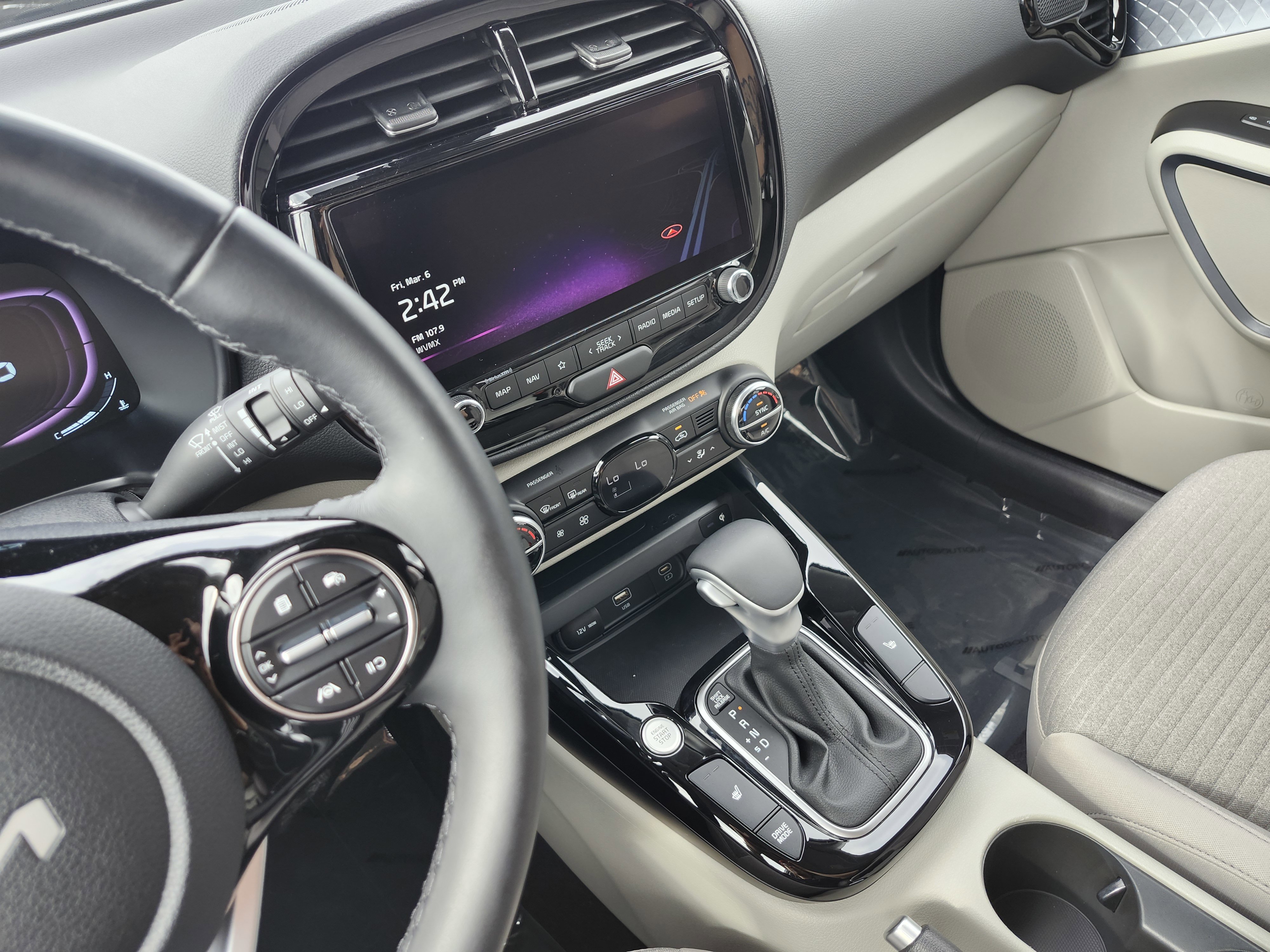 Used 2023 Kia Soul EX image 30