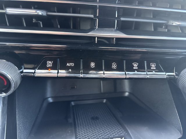 New 2027 Chevrolet Traverse LT w/ Driver Confidence Package FWD image 21