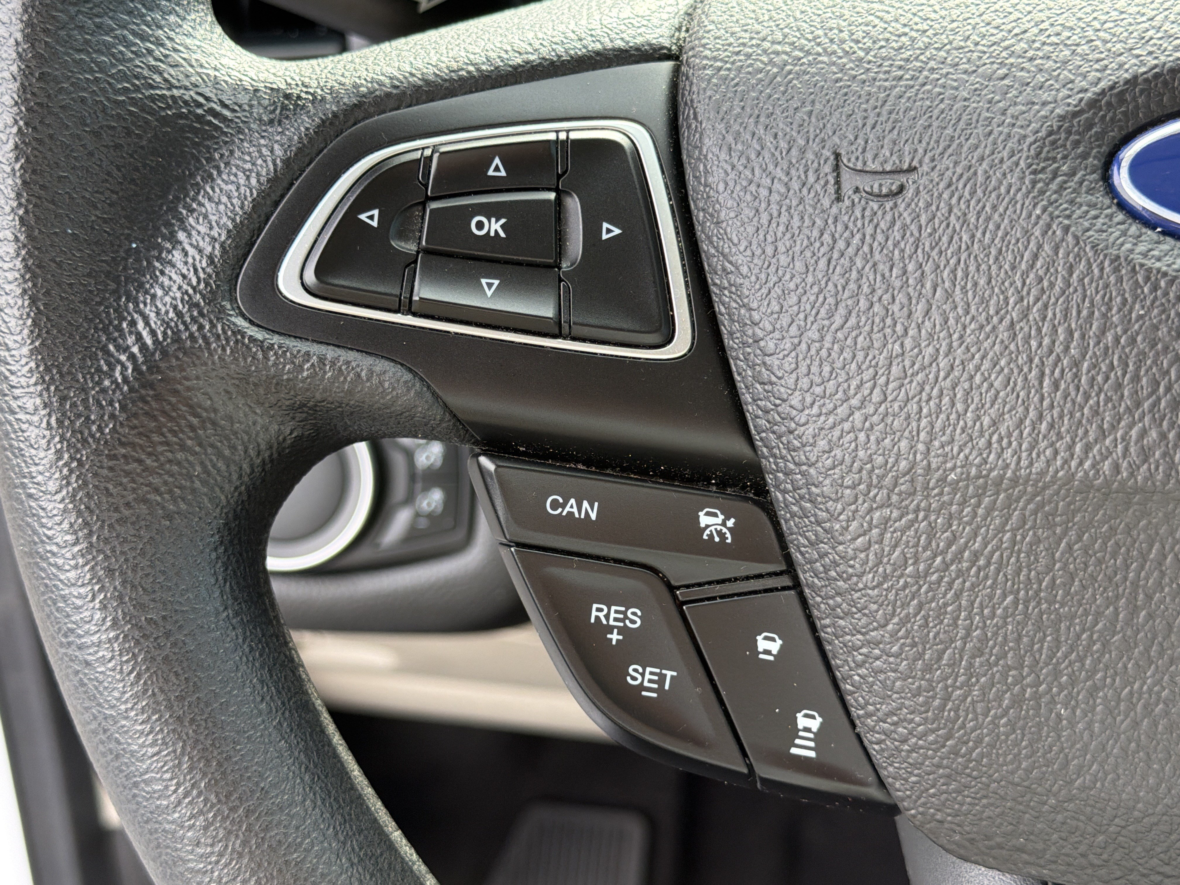 Used 2018 Ford Escape SE w/ Ford Safe & Smart Package FWD image 19