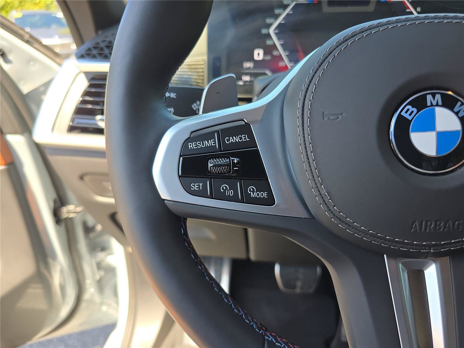 Used 2026 BMW X6 M60i AWD/4WD image 32