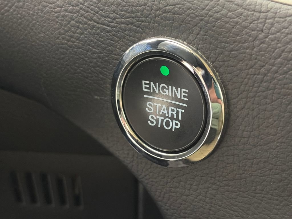 Used 2024 Ford Edge SEL image 23