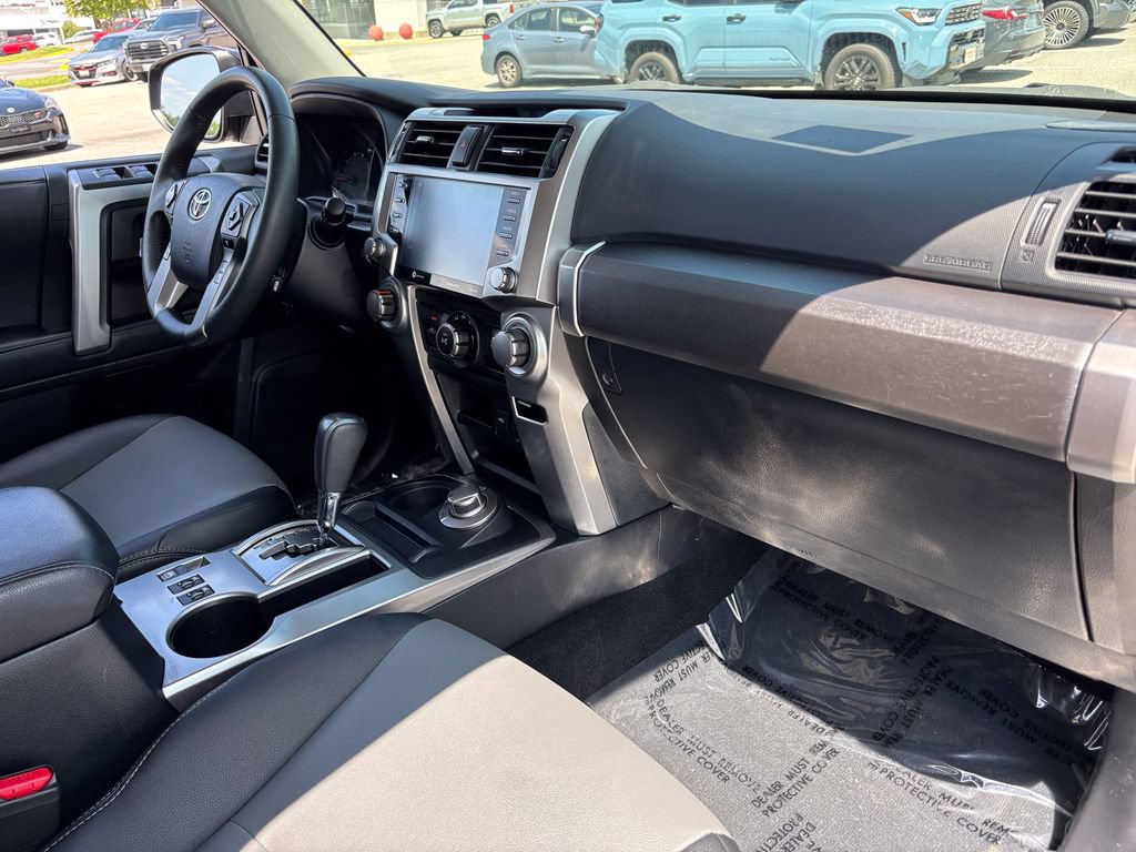 Used 2021 Toyota 4Runner SR5 Premium w/ Moonroof Package AWD/4WD image 39