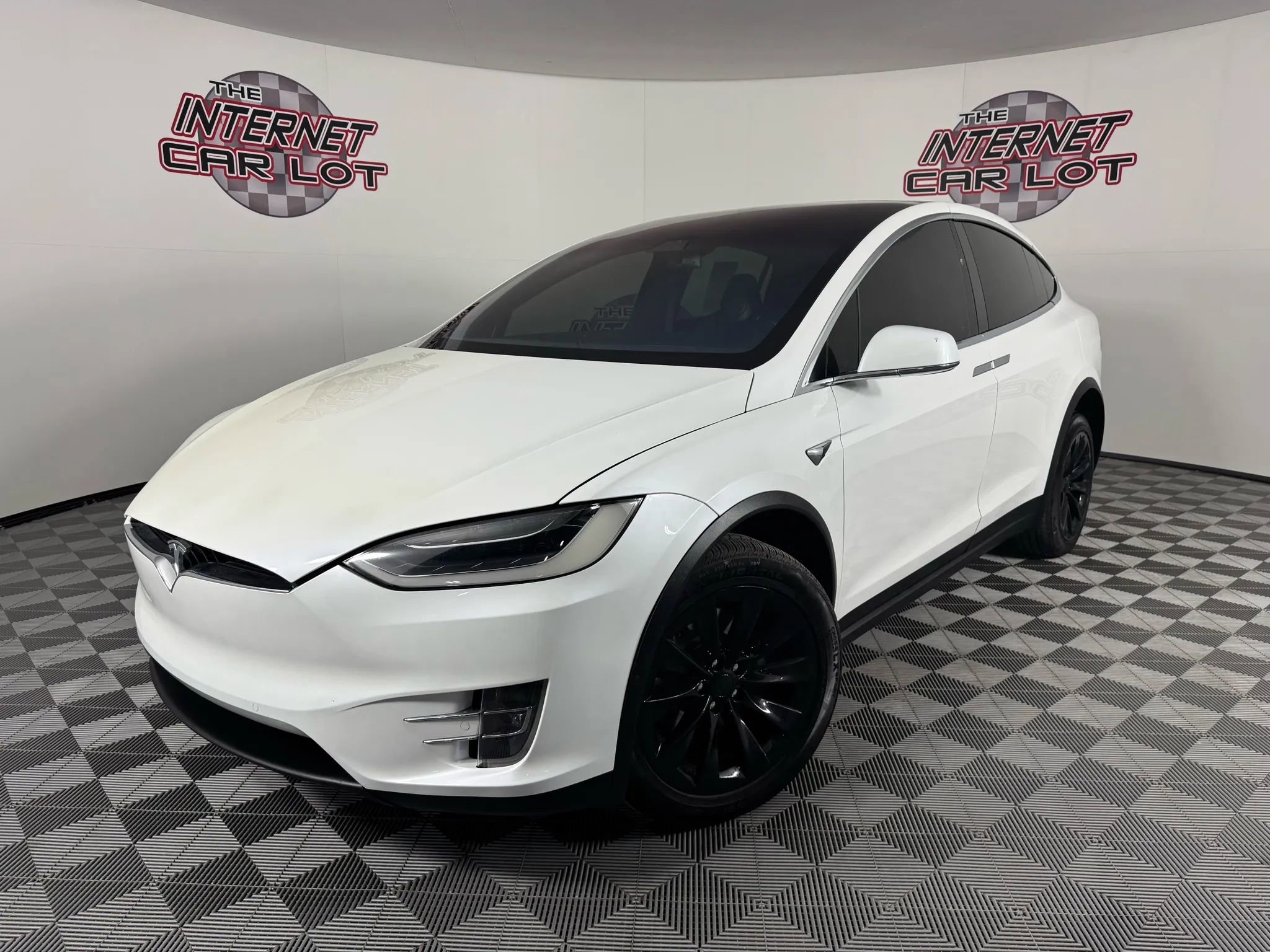 Used 2017 Tesla Model X 100D image 1