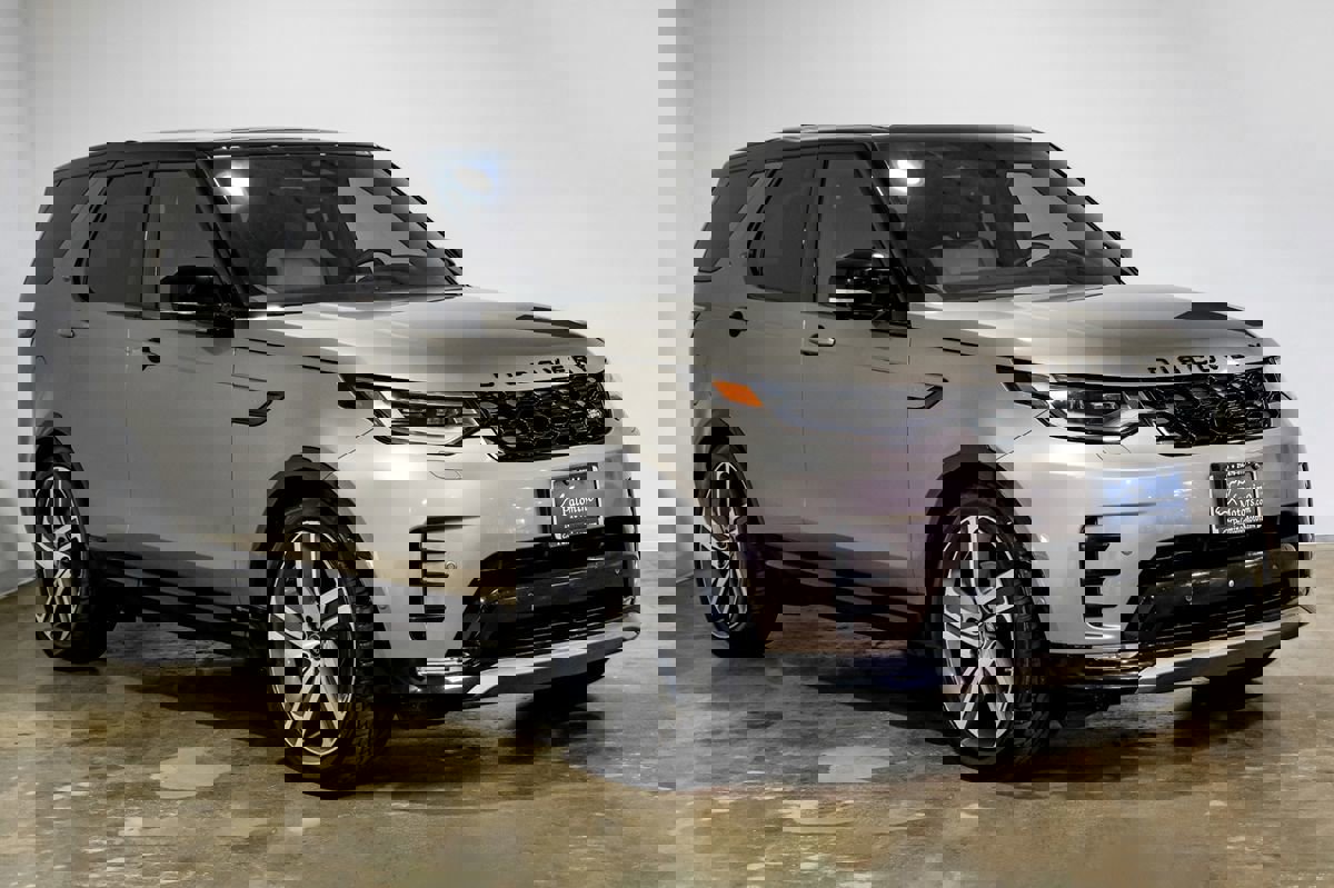 Used 2021 Land Rover Discovery HSE R-Dynamic AWD/4WD image 7