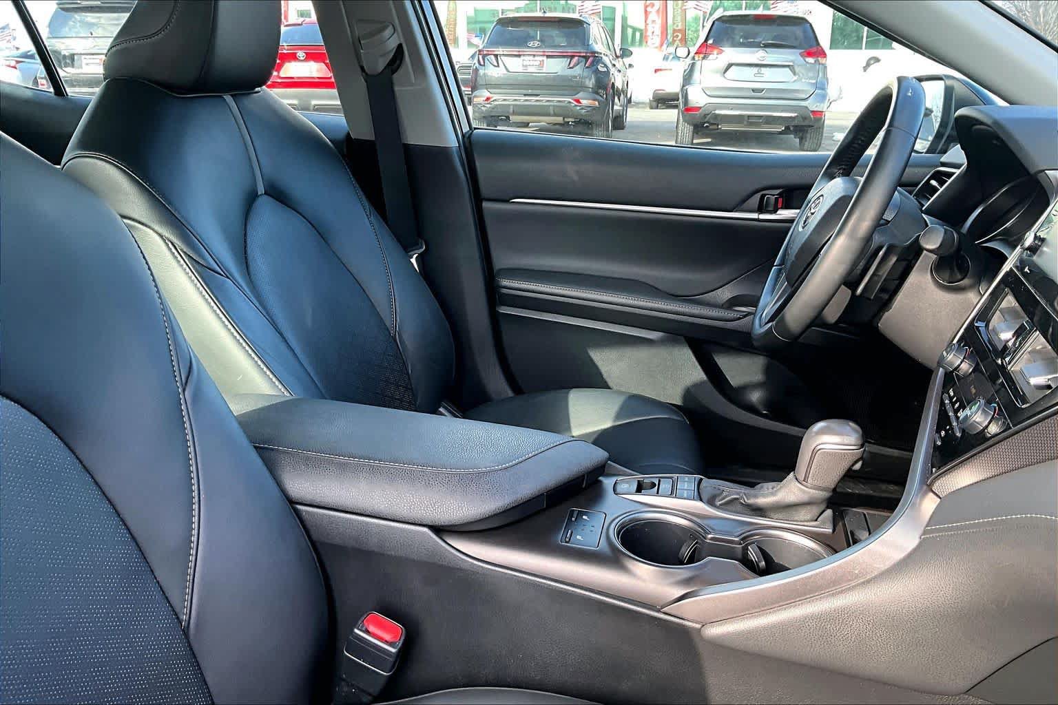 Used 2022 Toyota Camry XSE FWD image 9