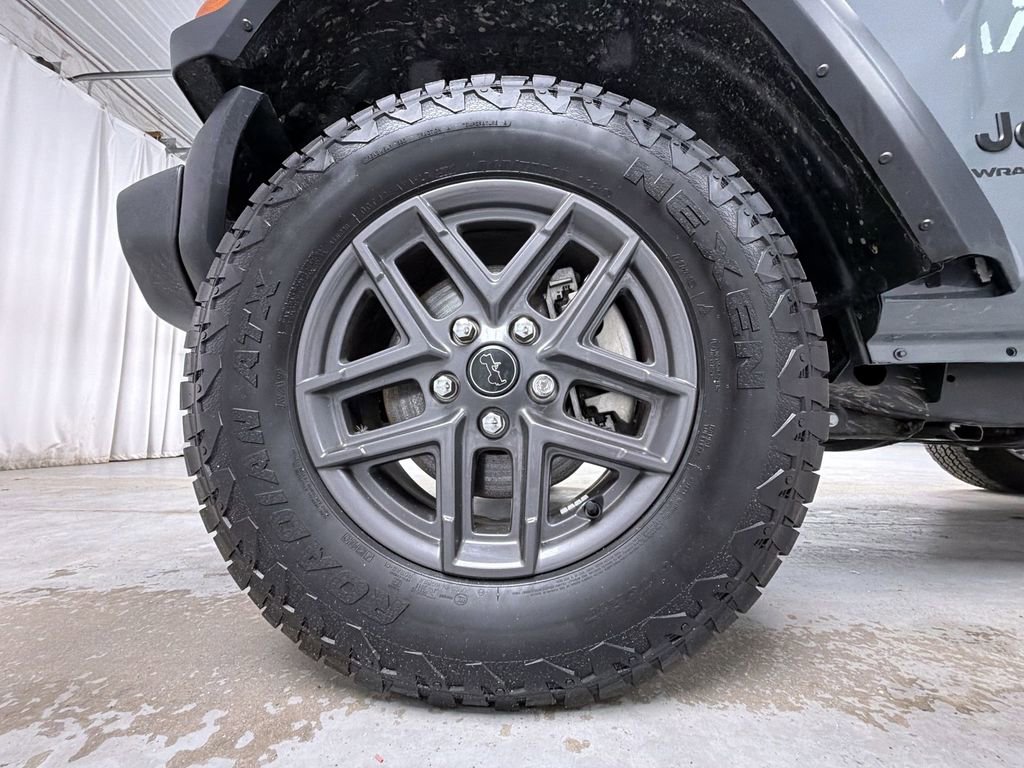 Used 2025 Jeep Wrangler Sport image 9