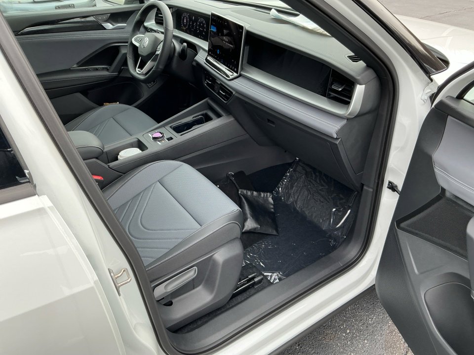 New 2026 Volkswagen Tiguan SE R-Line AWD/4WD image 27