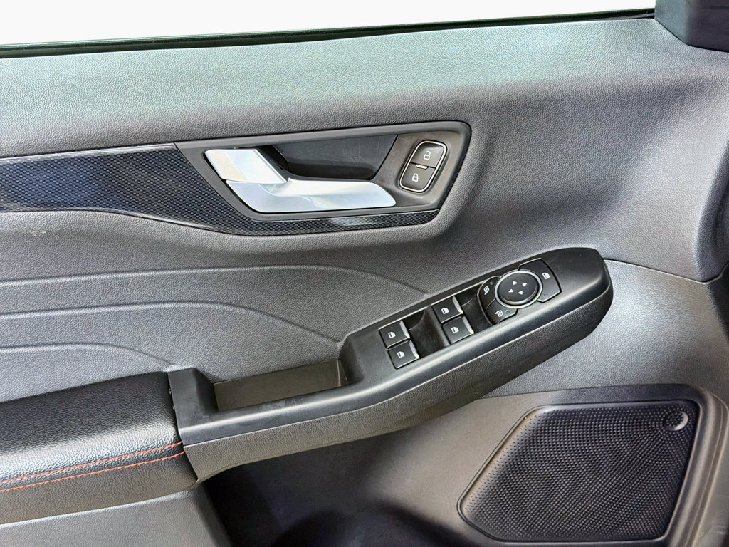Used 2024 Ford Escape ST-Line w/ Tech Pack #1 AWD/4WD image 29