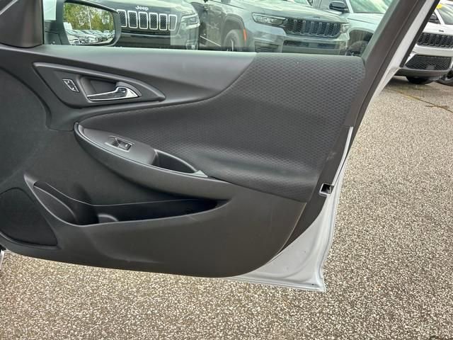 Used 2024 Chevrolet Malibu LT image 30