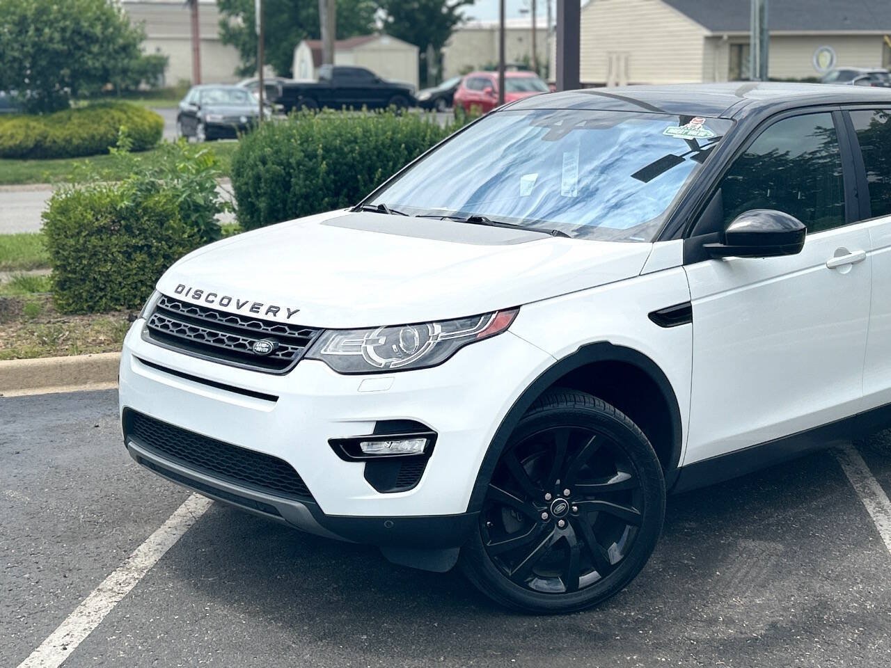 Used 2017 Land Rover Discovery Sport HSE AWD/4WD image 3