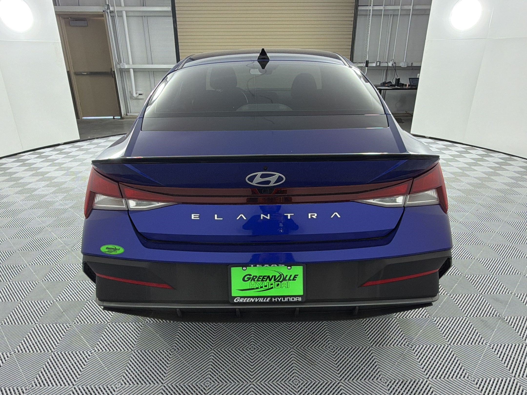 Used 2025 Hyundai Elantra Sport FWD image 10