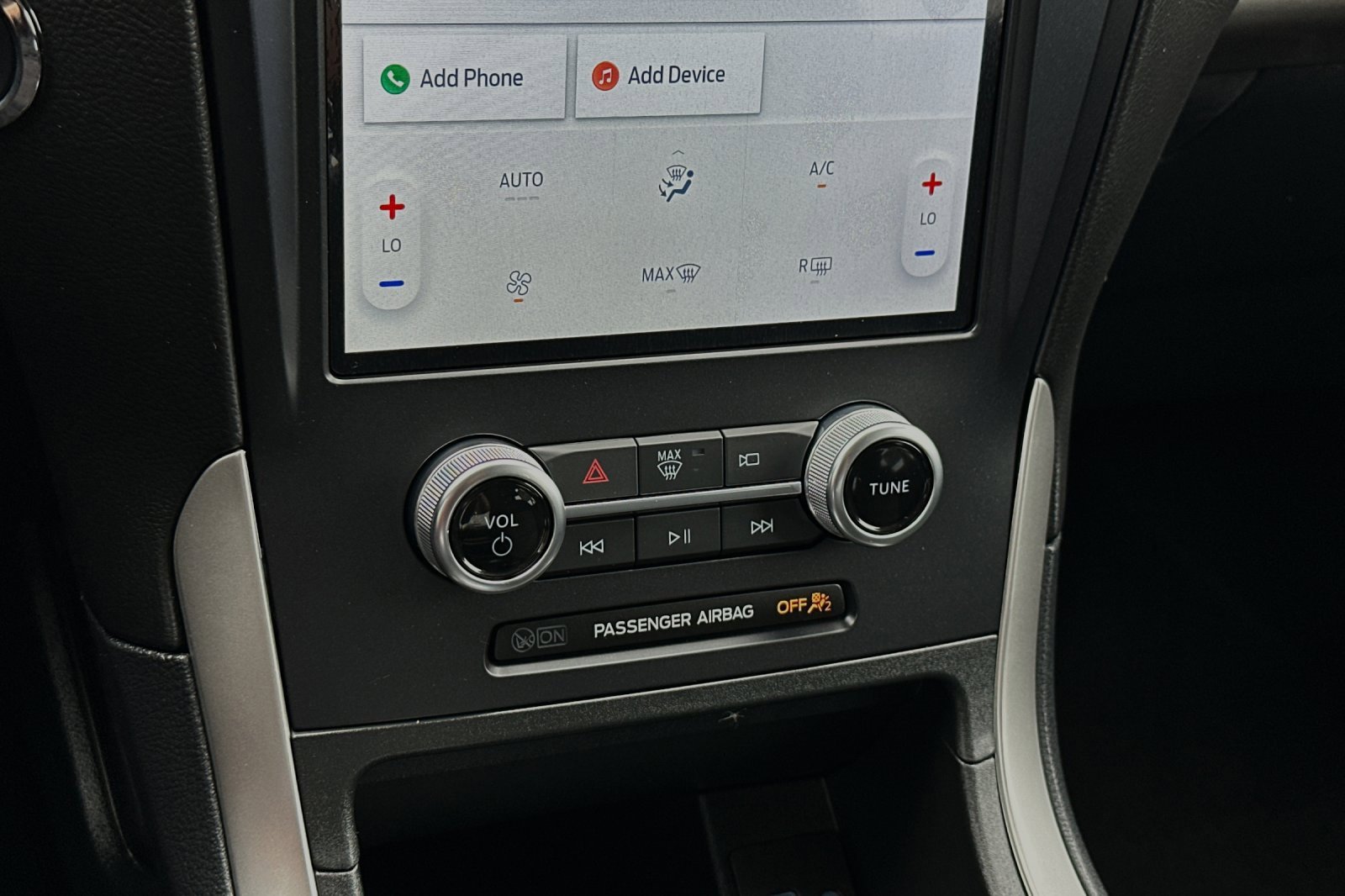 New 2024 Ford Edge SE w/ Black Appearance Package image 18