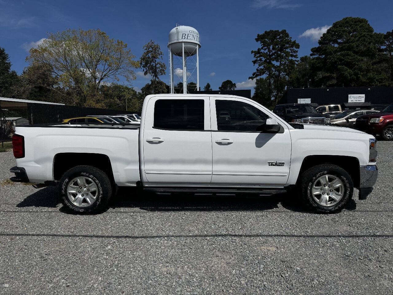 Used 2018 Chevrolet Silverado 1500 LT w/ Texas Edition RWD image 6