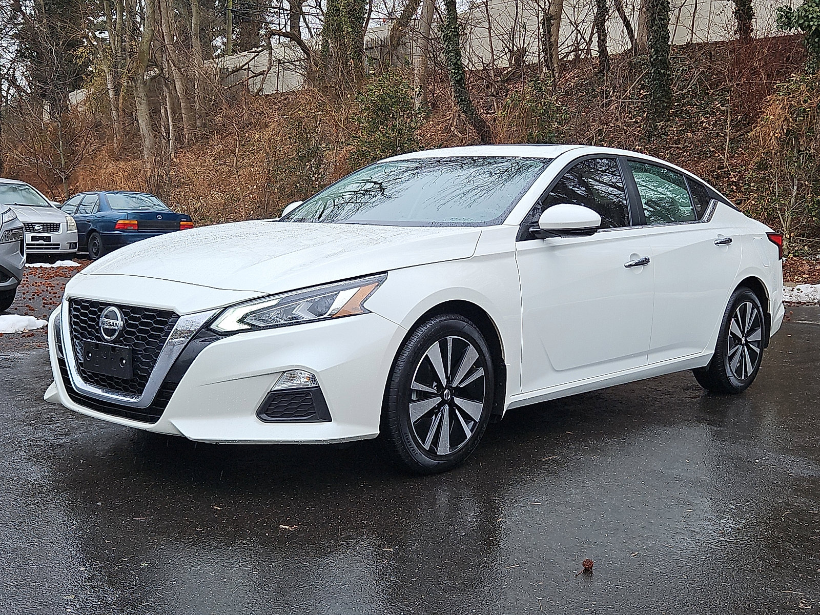 Certified 2022 Nissan Altima 2.5 SV w/ SV Premium Package image 3