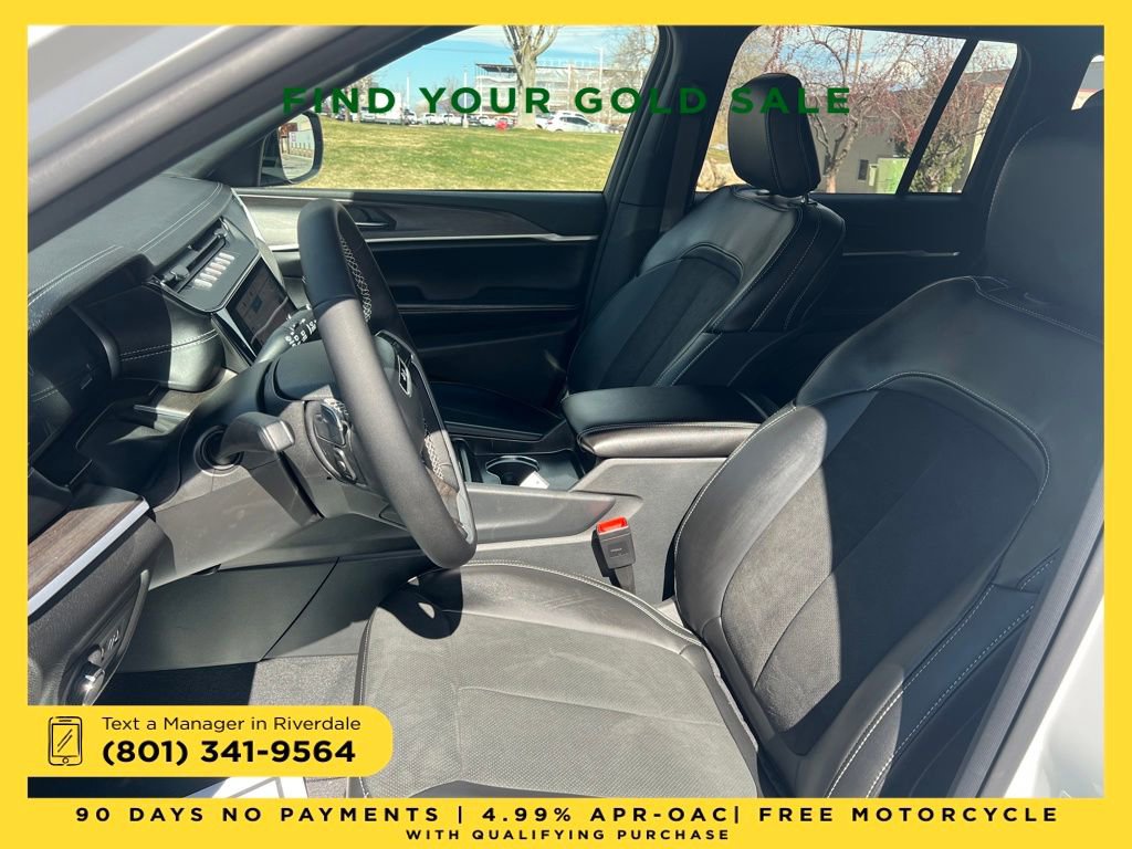 New 2026 Jeep Grand Cherokee Altitude image 9