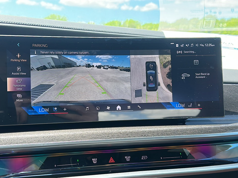 New 2026 BMW 740i w/ Premium Package image 24