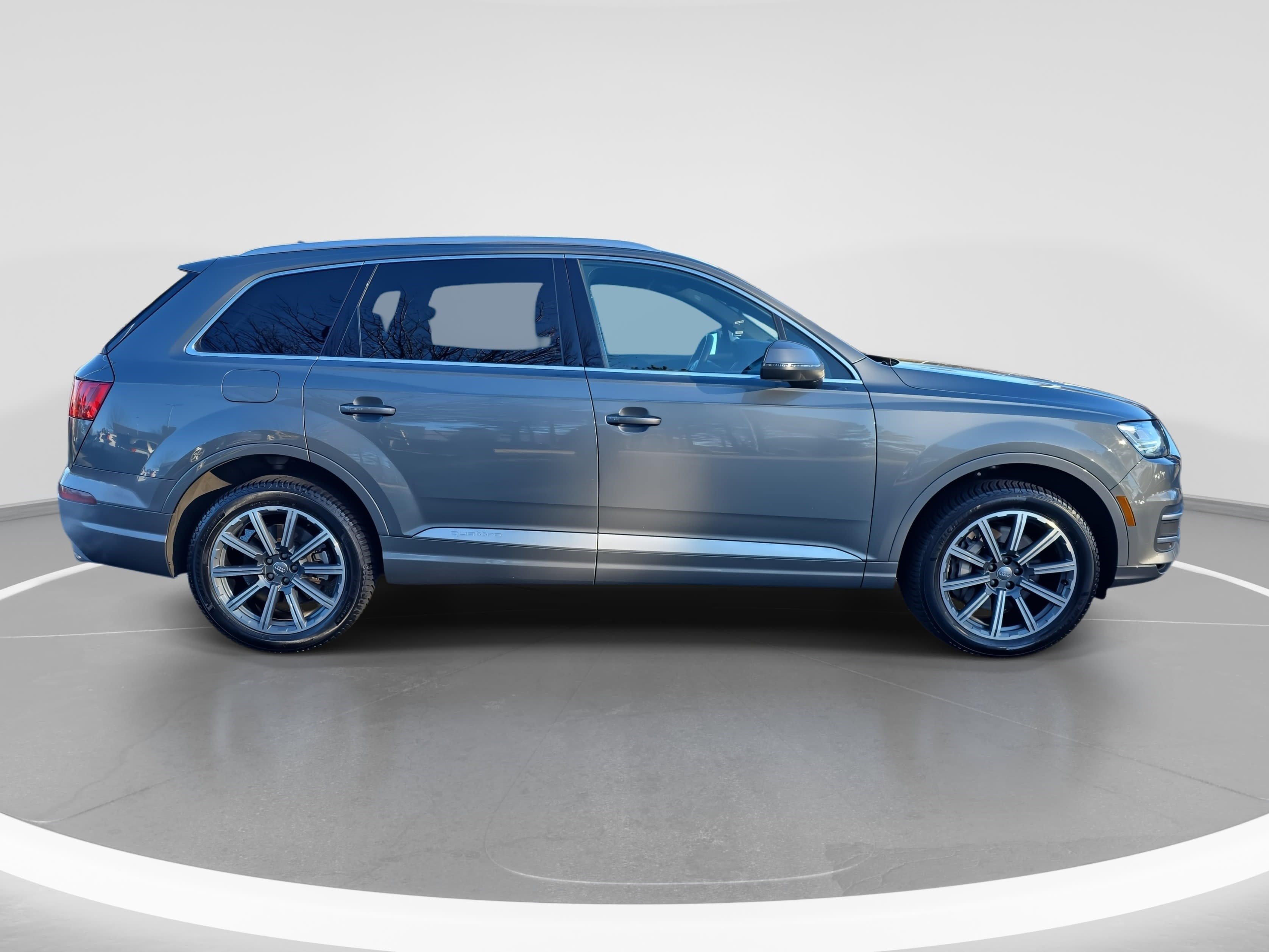 Used 2017 Audi Q7 3.0T Premium Plus image 4