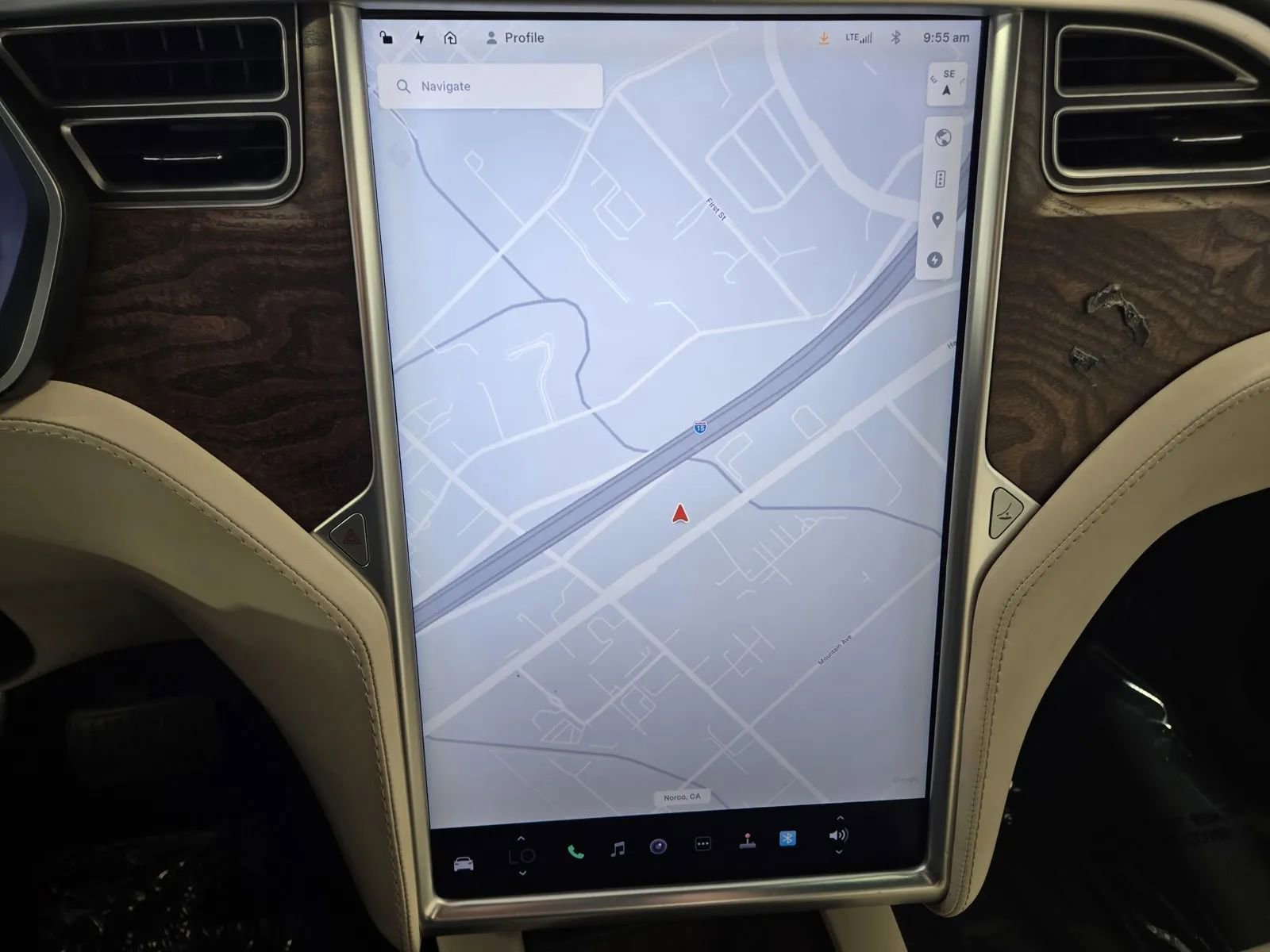 Used 2018 Tesla Model X 75D AWD/4WD image 17