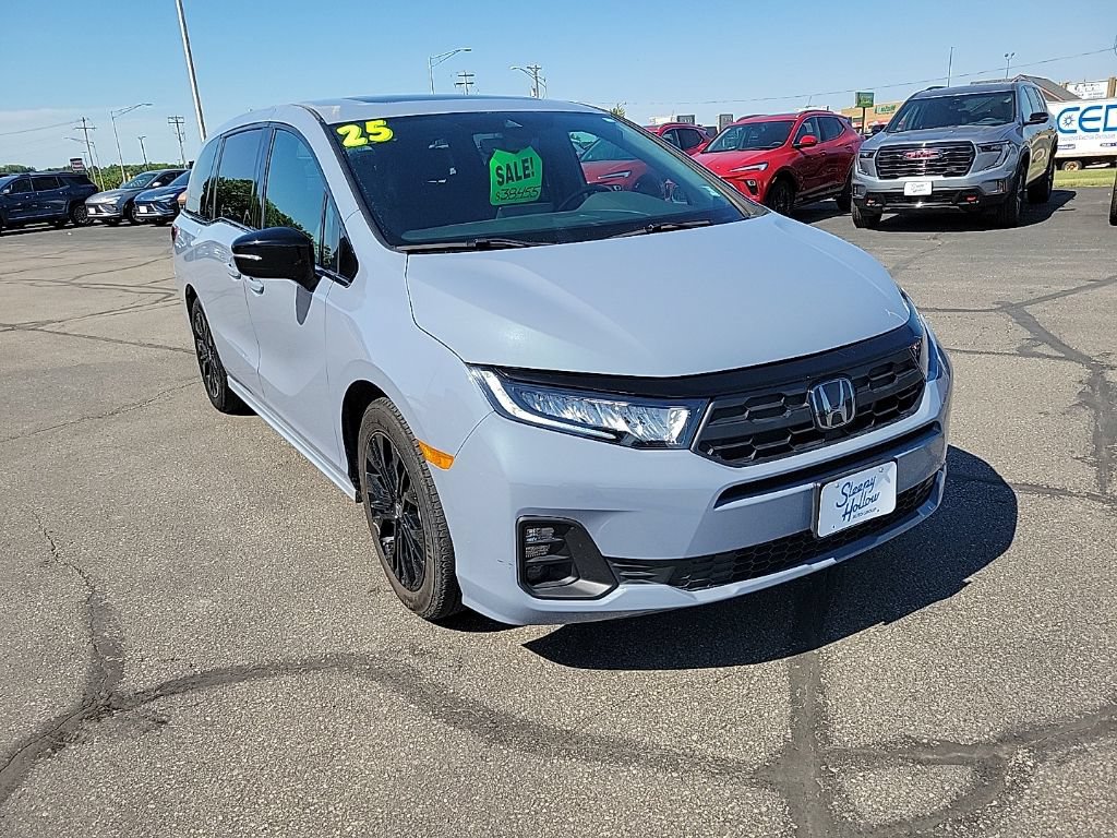 Used 2025 Honda Odyssey Sport-L image 3
