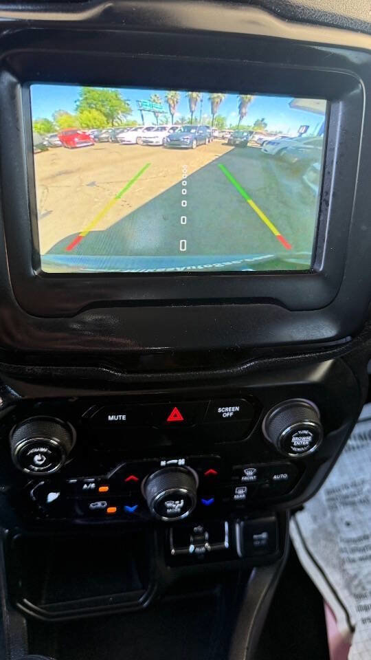 Used 2018 Jeep Renegade Latitude image 20