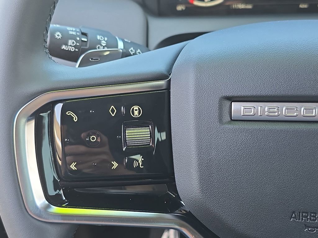 Certified 2025 Land Rover Discovery Sport Dynamic SE AWD/4WD image 17