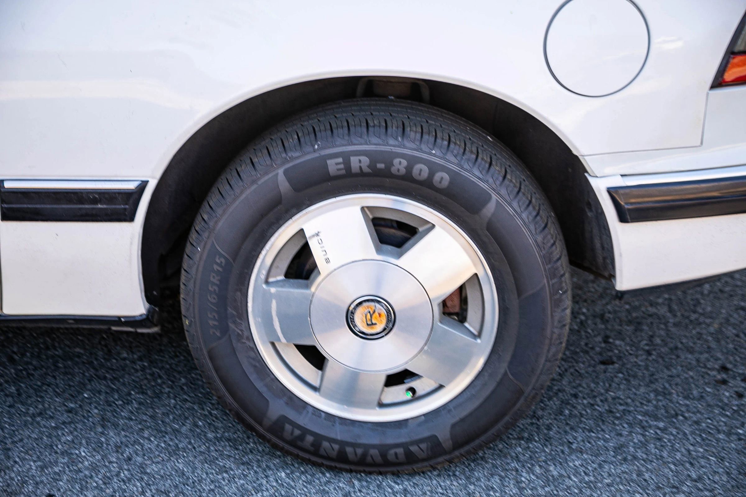 Used 1990 Buick Reatta Convertible FWD image 9