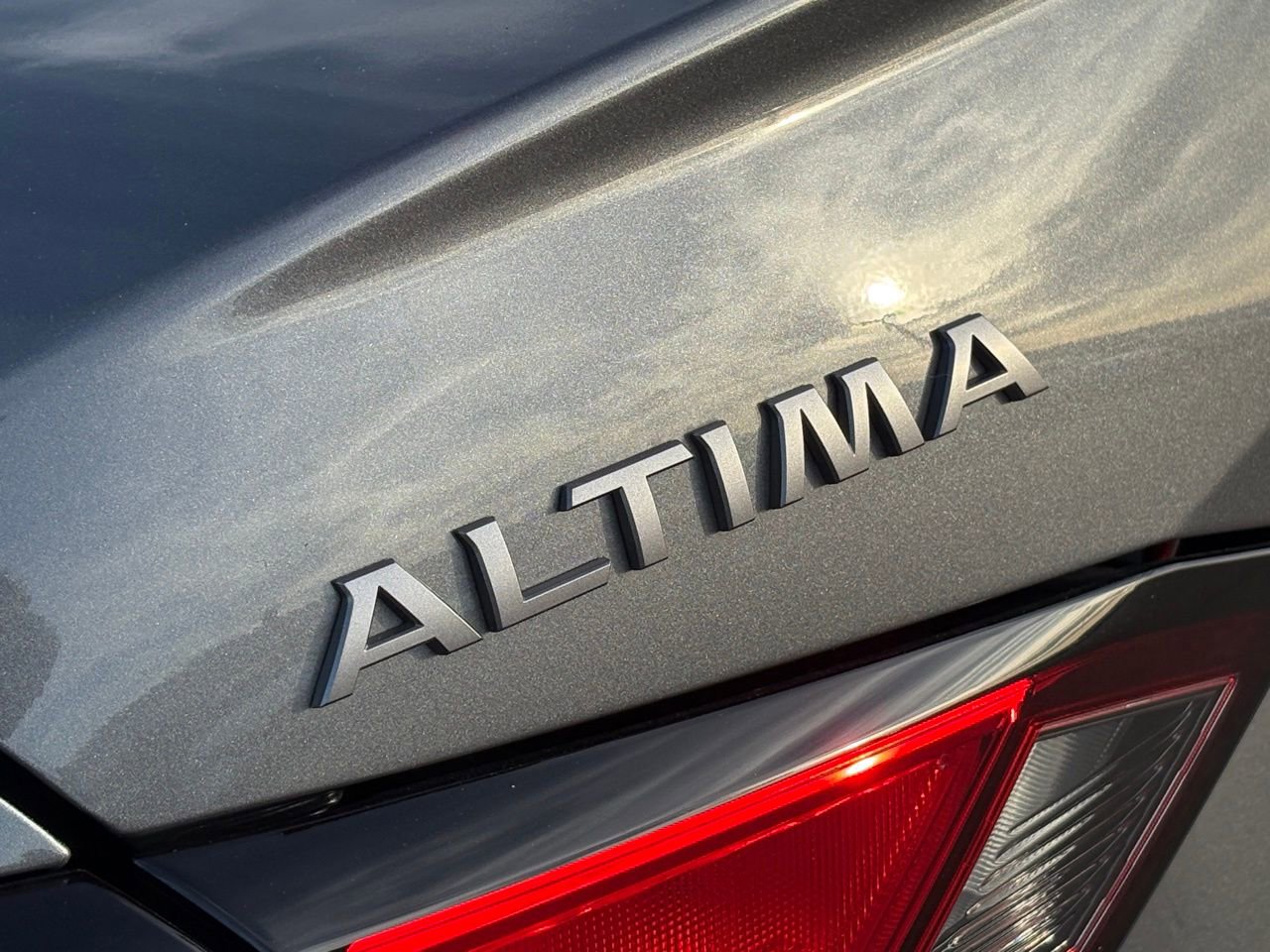 Used 2025 Nissan Altima 2.5 S image 9